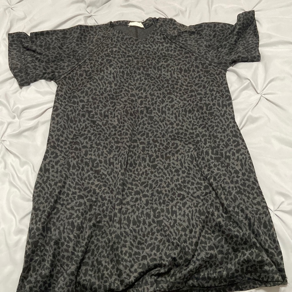 New In Black Leapord T-Shirt Dress Size L